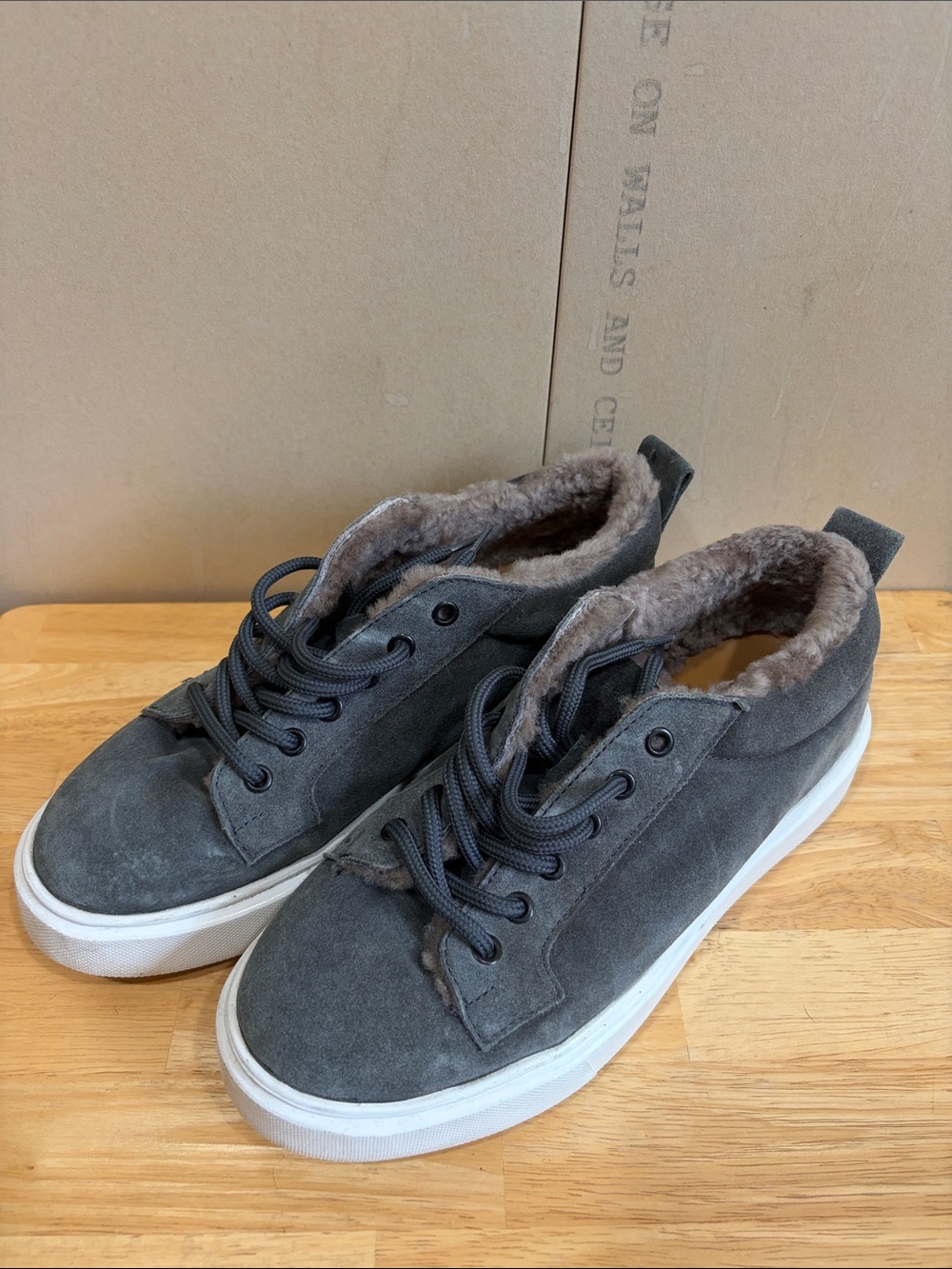 La Canadienne Gray Suede Fur-Lined Platform Sneakers Size 8.5